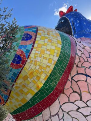 WORKSHOP: Nicci de Saint Phalle-inspired mosaics
